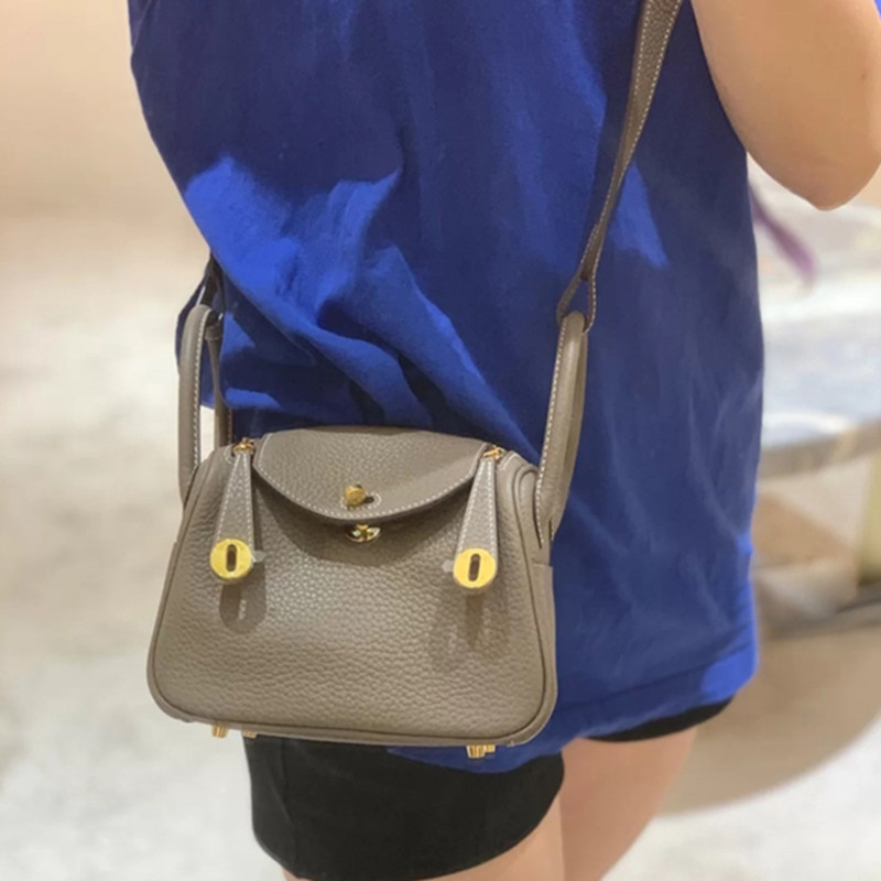 2024 New Mini Lindy Bag, Fashionable Shoulder Bag, Casual High-End First-Layer Cowhide Doctor Bag, Lindy Bag