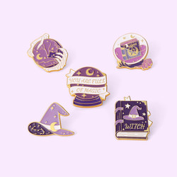 ສີມ່ວງ magic badge hat brooch ຍິງງາມຍີ່ປຸ່ນ backpack ໂລຫະ badge ກາຕູນຕ້ານການຮົ່ວ pin ອຸປະກອນເສີມ