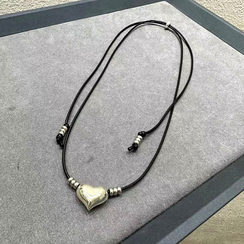Kim Tae-yeon's same length Knitted Rope Peach Heart Loving Pendant Silver Necklace 2023 New Temperament Neck Chain Lock Bone Chain-Taobao