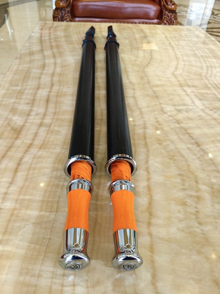 Rolls-Royce with the same Erfa Benz V260 Weiting RV on-board umbrella barrel retrofit system-Taobao