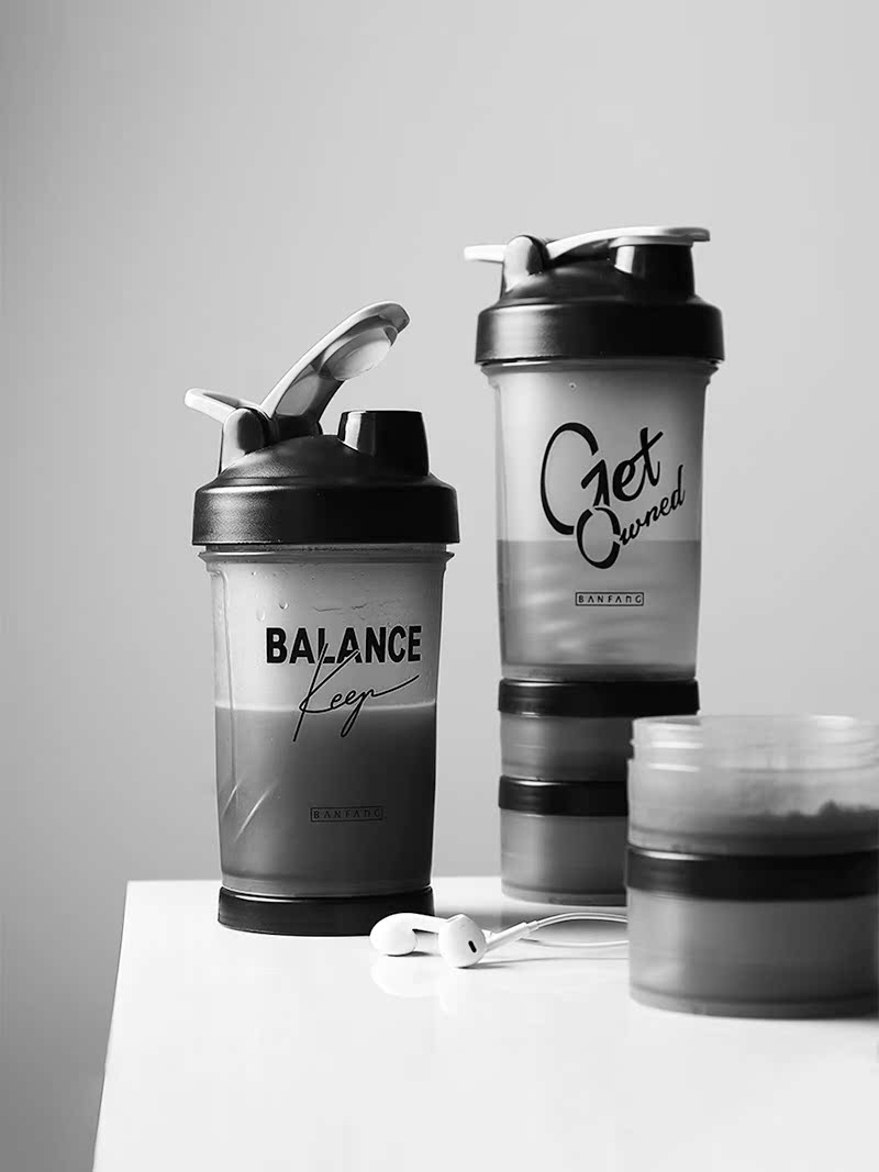 Shake shake cup Sports fitness Running cycling kettle Drop proof Large capacity portable medicine box Protein powder cup