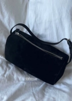 Замшевая черная пятно