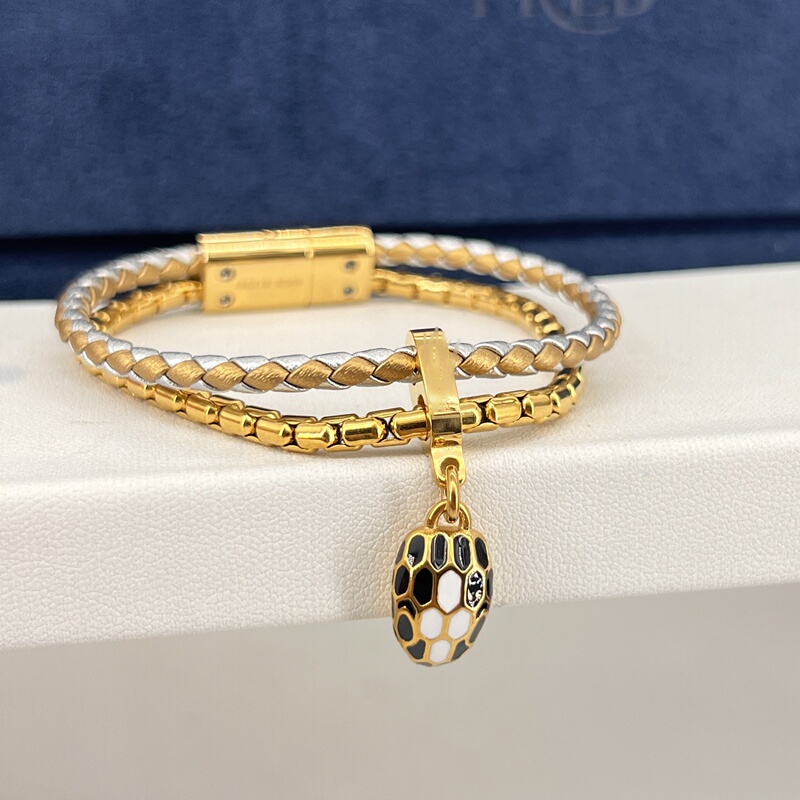 New 25-Year Classic Snake Head Calfskin Braided Red Rope Double-Layer Bracelet for the Year of Birth, Enamel Snake Bracelet New 25-Year Classic Snake Head Calfskin Braided Red Rope Double-Layer Bracelet for the Year of Birth, Enamel Snake Bracelet