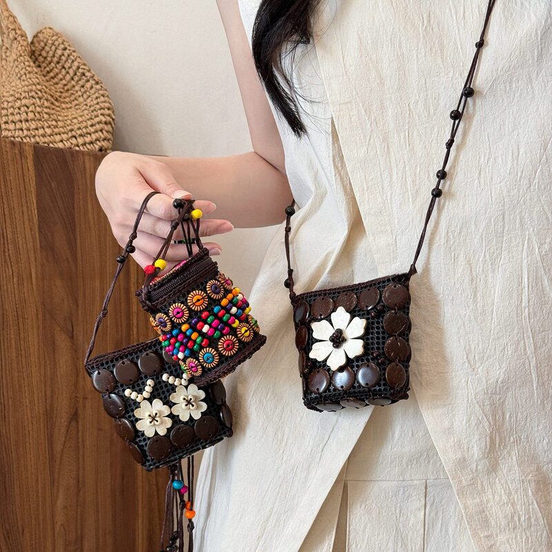 Bohemian Ethnic Style Coconut Shell Bag for Women, Handmade Woven Earphone and Lipstick Pouch, Vintage Niche Design Coin Purse Bohemian Ethnic Style Coconut Shell Bag for Women, Handmade Woven Earphone and Lipstick Pouch, Vintage Niche Design Coin Purse