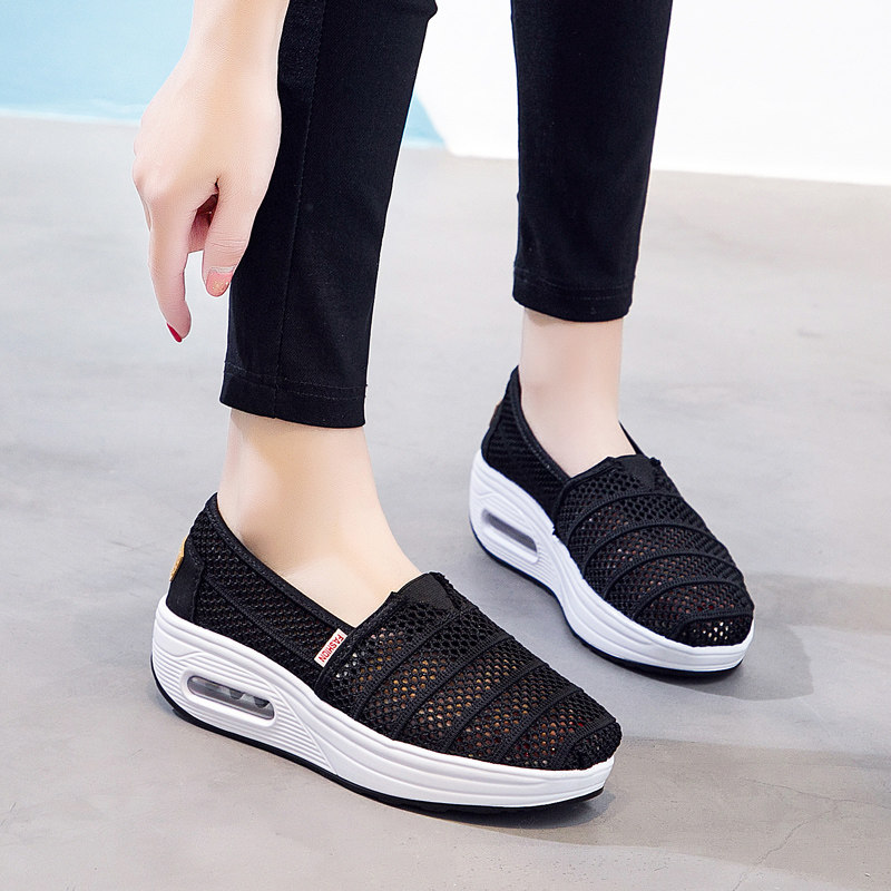 Sloth shoes female one foot pedal 2019 new Korean version 100 lap old Beijing cloth shoes female casual flat bottom student cloth shoes female
