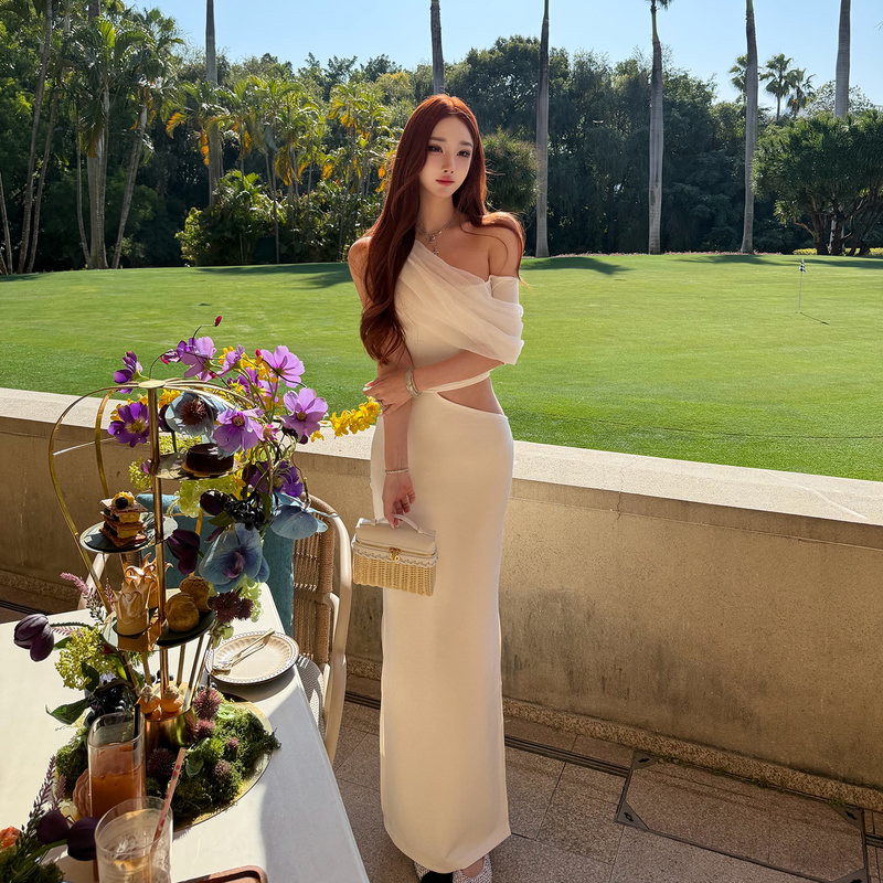 Moon Vera [White Heron Muse] Socialite Style One-Shoulder Design Dress with Waist-Exposing Slit and Elegant Slit