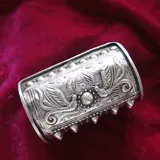 Гуйчжоу национальный ретро -стиль украшения индивидуальное доминирование преувеличенного браслета рука