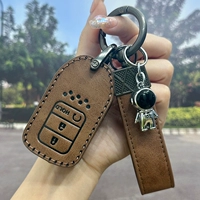 Коричневый чехол, металлический ремешок, серебряный космонавт