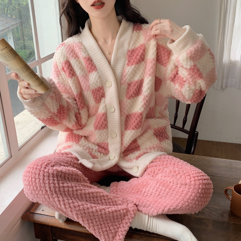 Women's Pajamas for Autumn and Winter, Thickened and Warm, Coral Fleece, Long Plush Cardigan with Buttons, Can Be Worn Outside, Trendy Plaid Loungewear