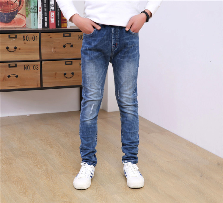 Quần jeans bé trai thủy triều hè 2019 mới quần dài mùa xuân và mẫu mùa thu trẻ em lớn màu nhạt 12 gas ngoại 15 tuổi - Quần quần kaki cho bé