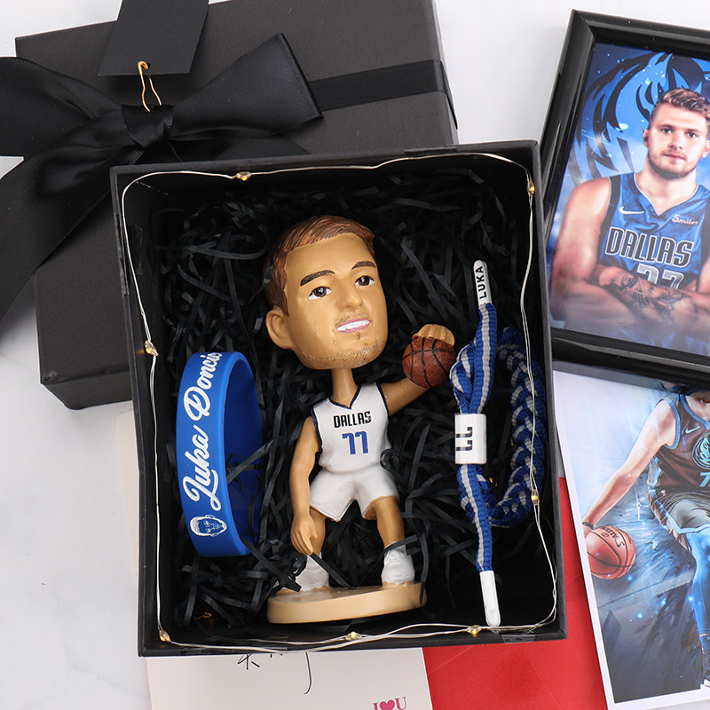 Dongchic model gives boys basketball Kobe James Curry Maddie Iverson doll doll gift