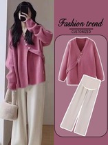 Maternity wear autumn design fashionable and fashionable knitted sweater two-piece set autumn and winter temperament age-reducing warm suit