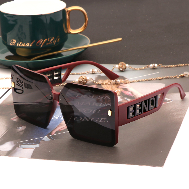 French [Top Luxury] Gentle Motto Sunglasses for Women, High-End Polarized Glasses with Hollow Letter Square Frame Sunglasses