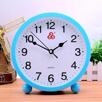 Shanghai Three-Five Clock Is a Silent Desktop Clock for Home Use in the Living Room or Bedroom, Featuring Creative Digital Design, Stylish Large Characters, and Suitable for the Elderly