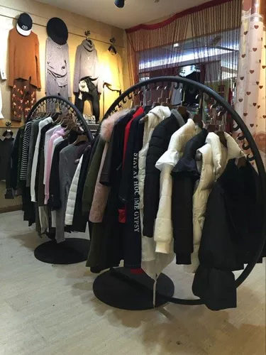 Настенный стенд, вешалка