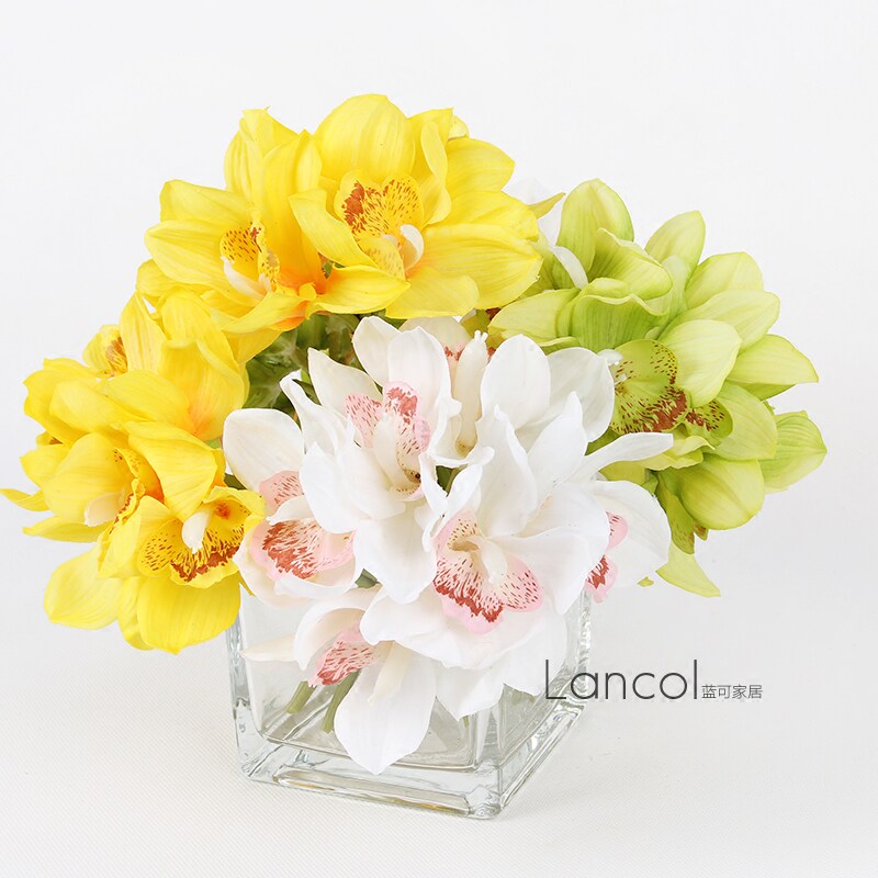 Lancol new emulation feel to hold the bouquet white yellow hand-holding with florist home desktop Decorative Fake Flowers