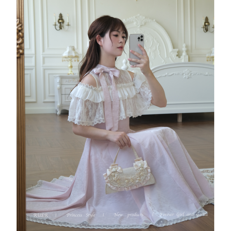 Original] Zhao Ruer Wears a Gentle and Elegant Long Dress for a Date, a One-Shoulder Japanese-Style Pink Dress