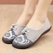 Old Beijing embroidered cloth shoes womens single shoes retro flat National style non-slip breathable soft shoes beef tendons mother shoes
