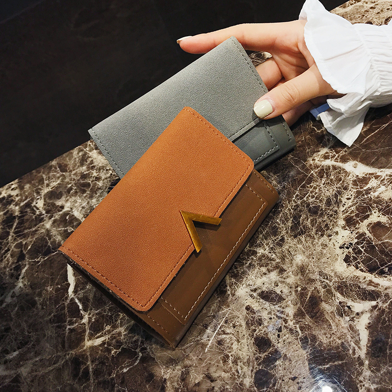 2021 versatile new women 'S short small wallet vintage Korean style coin wallet large cash sleeve simple V short