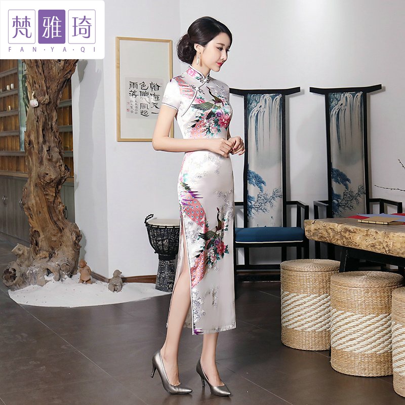 Long retro cheongsam, dress suitable for photo sessions, plus size, mid-length, with short sleeve, for catwalk, Chinese style Long retro cheongsam, dress suitable for photo sessions, plus size, mid-length, with short sleeve, for catwalk, Chinese style
