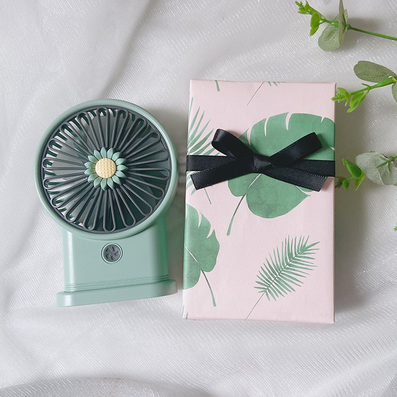 18-year-old bar mitzvah girl Day gift Girl practical student Exquisite creative best friend net red gift Heart summer