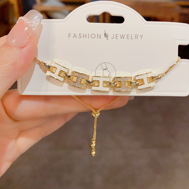 European and American Light Luxury Fashion Oil-Drip Diamond-Encrusted Letter H Pull-Out Bracelet, Personalized Light Luxury Retro Versatile Hand Jewelry European and American Light Luxury Fashion Oil-Drip Diamond-Encrusted Letter H Pull-Out Bracelet, Personalized Light Luxury Retro Versatile Hand Jewelry