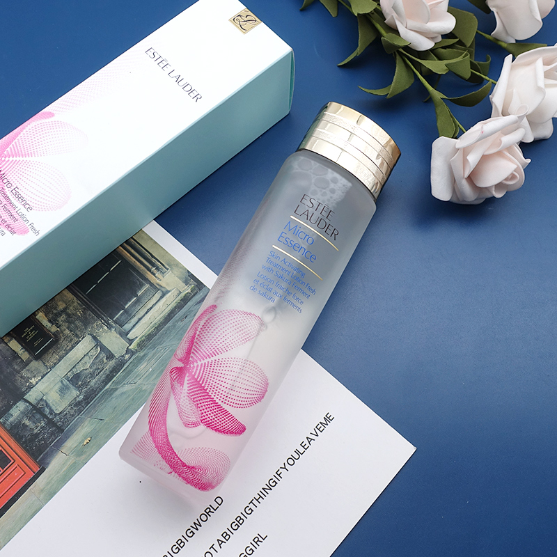 European and American Masses Elegant Poetry Landei Cherry Blossom Micro Essence Dew Native liquid moisturizing moisturizing shrink pores compact 200ml