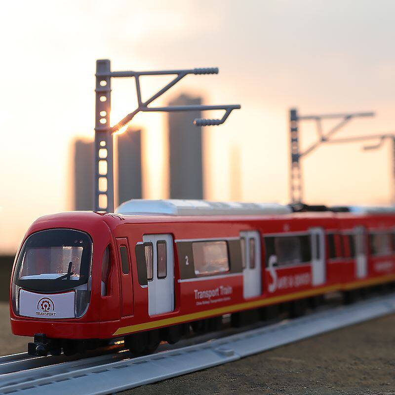 The electric simulation model overlong style for the new children to play with the delivery train toy high-speed train online red trolley
