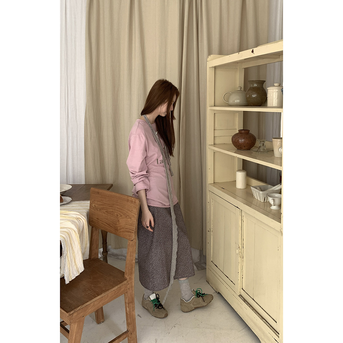 Hellooo Eat весенне-летняя корейская винтажная кофейная юбка с цветочным принтом 2025 универсальная прямая юбка средней длины