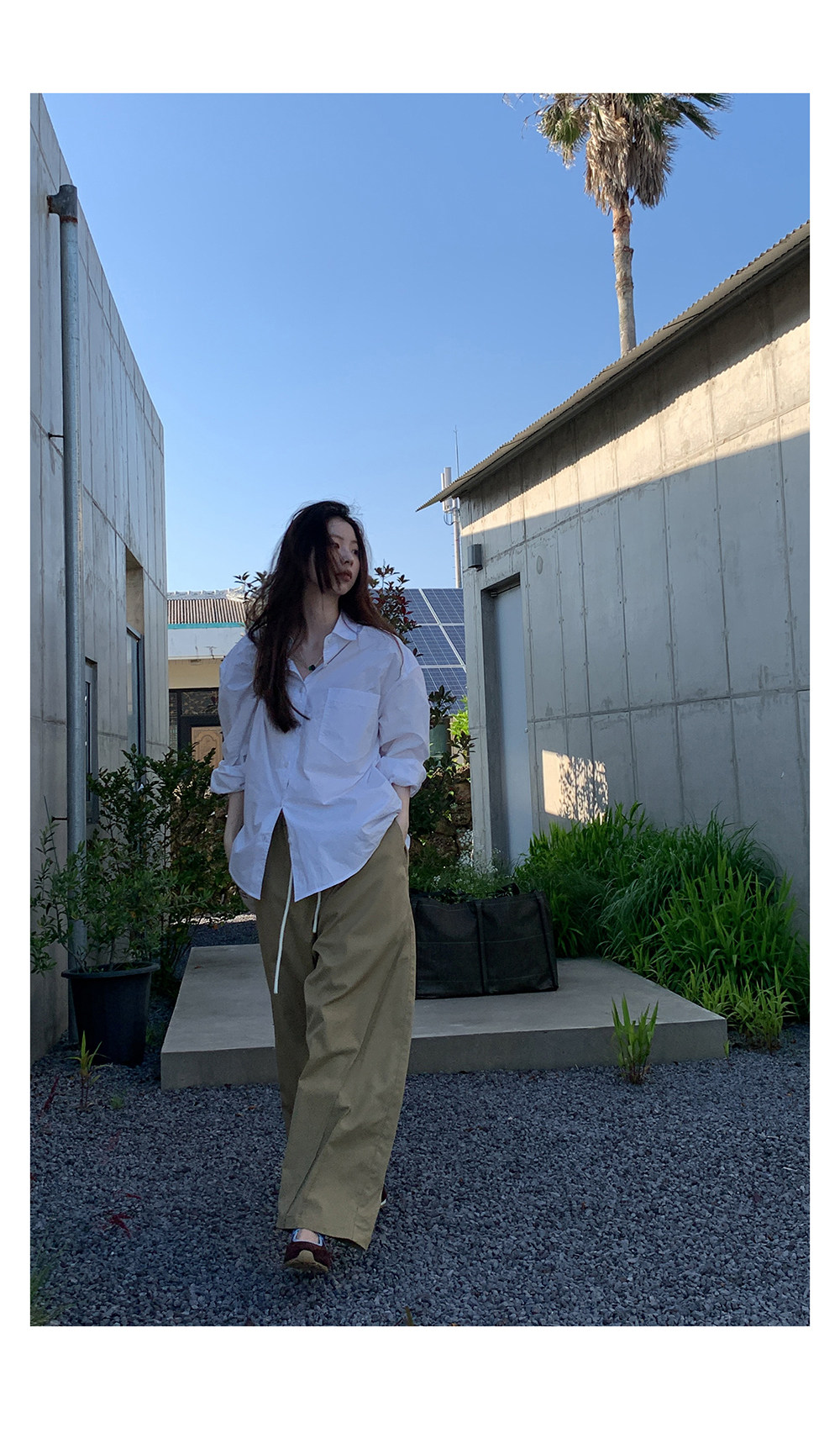 HelloooEat хлопковая белая рубашка / лиоцелловые брюки карго / футболка с принтом