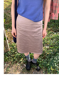 HelloooEat вязаная кофта с V-образным вырезом и длинными рукавами, весенняя коллекция 2025, корейский стиль, деловая модель с вертикальными полосами