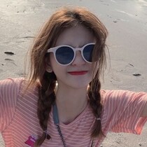 French sunglasses 2021 Korean tide girl white frame female Hong Kong wind Net red polarized sun glasses small face round face glasses