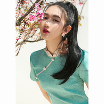 French cheongsam young girl fashion short modified plaid small fresh summer 2021 new small man