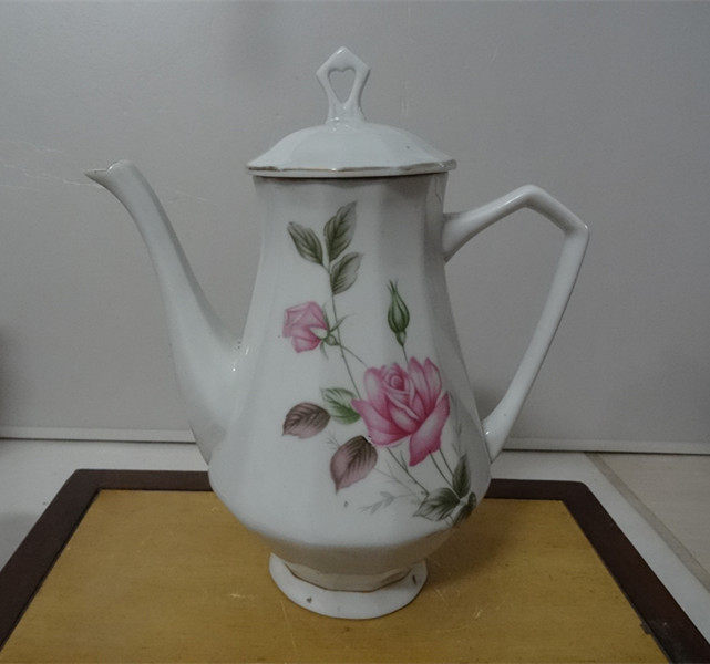 Old teapot bifacial flower white porcelain pot deacon 80s Folk great teapot clean without ever using a full physical photo