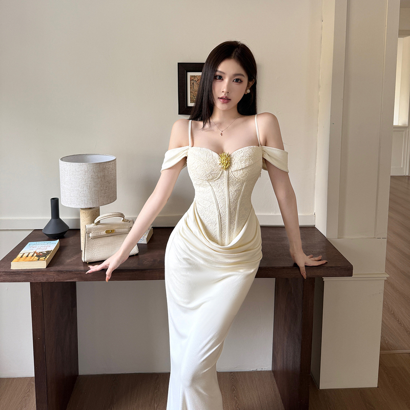 Instunning High-End One-Shoulder Tube Top Dress for Women, Slimming Long Dress for Birthday, Elegant Waist-Cinching Formal Dress