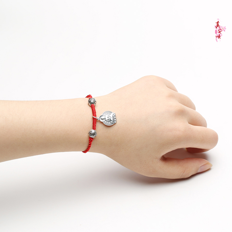 Vòng chân năm sinh 999 sterling bạc đỏ dây đeo vòng tay màu đen hoang dã ngoài việc bảo trợ lợn quá già Amitovo vòng chân nữ bạc