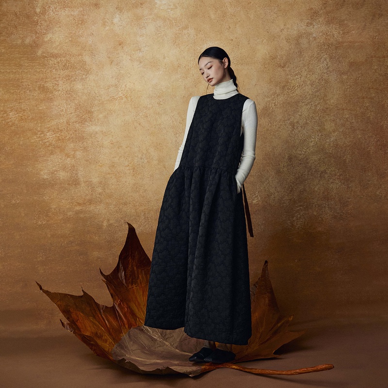 Naamsaan Autumn and Winter Sleeveless Jacquard Dress Casual Simple Back Tie A-Line Mid-Length Puffy Skirt