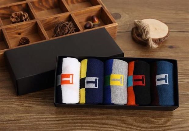 Mùa thu và mùa đông nam cotton ống vớ mùa thu thoáng khí mồ hôi khử mùi 100% cotton bốn mùa quà tặng thanh niên tất trẻ em 