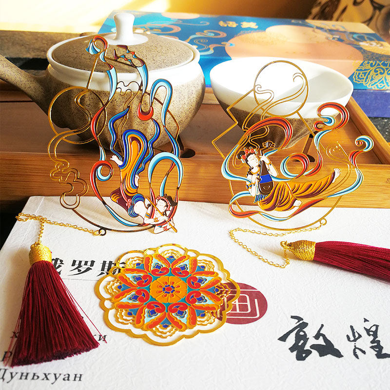Dunhuang cultural and creative metal flying hollow bookmark Mogao Grottoes element caisson flying lady Dunhuang gift gift