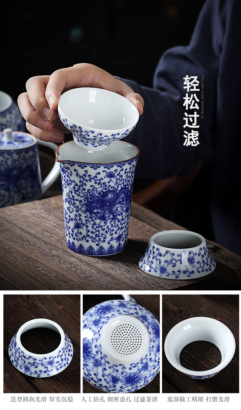 Devoted to inflammation of a complete set of household contracted kung fu tea set of blue and white porcelain ceramic antique cup lid bowl set office