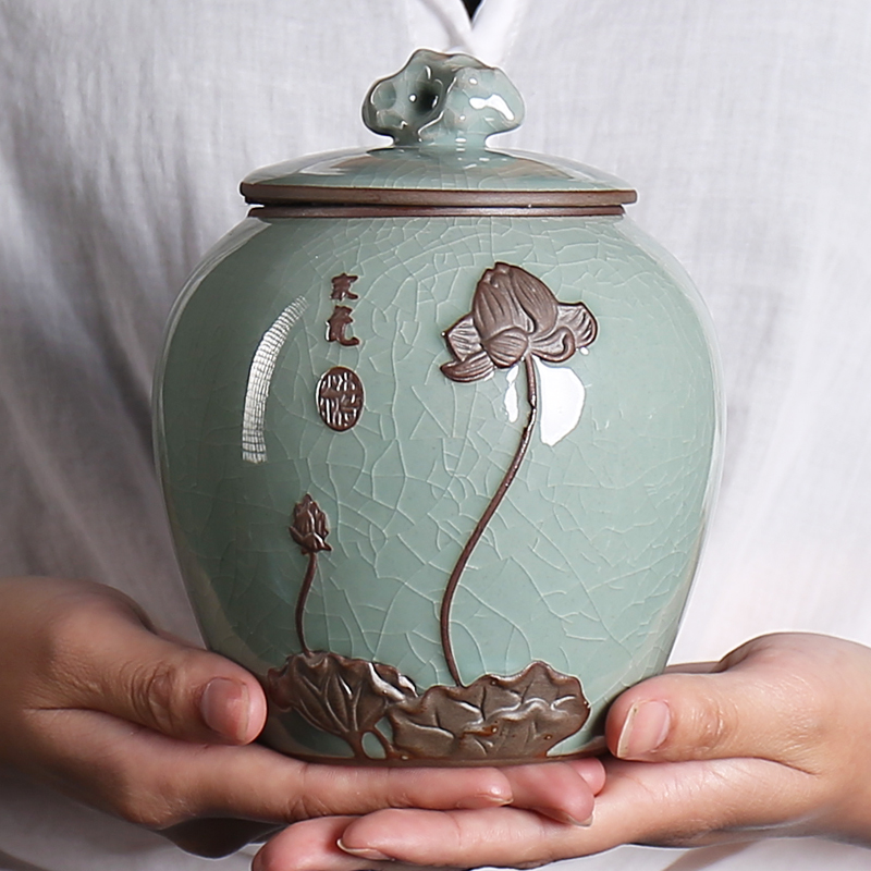 Modelling of ceramic tea pot lotus elder brother up with tea sealed tank storage jar size household moistureproof POTS