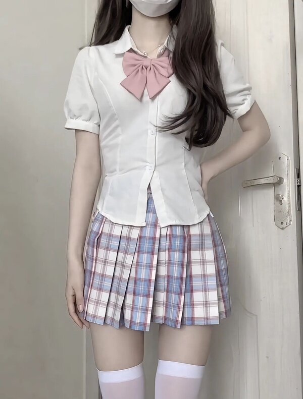 <strong>穿越青春的时光隧道: JK制服与初恋日系写真</strong>