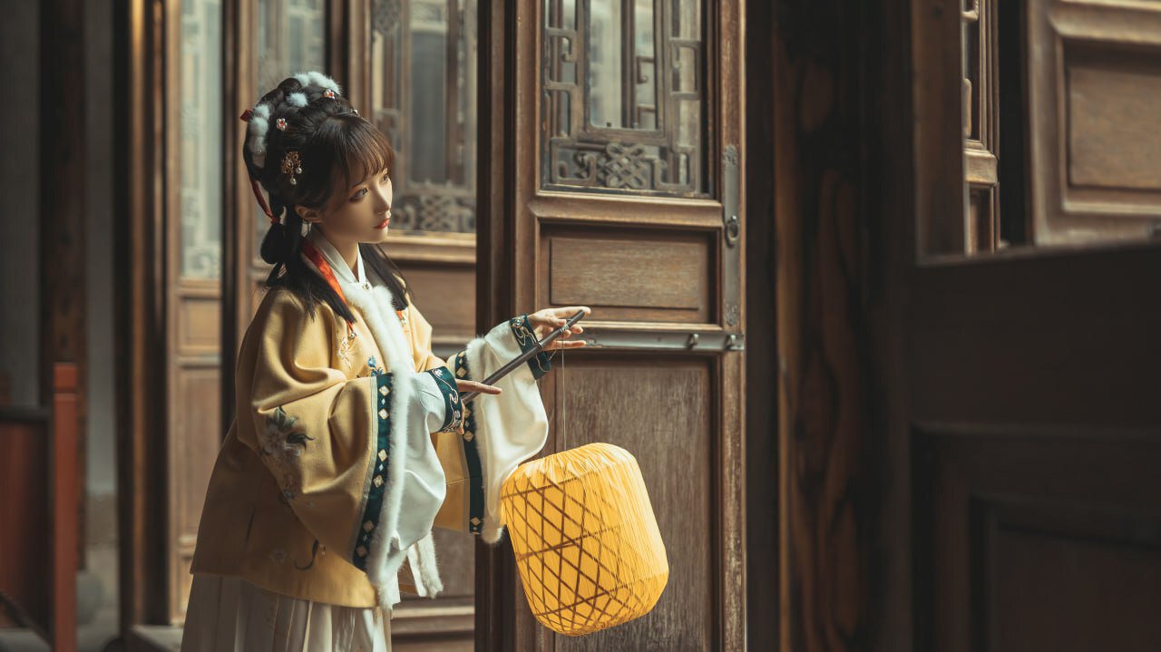 穿汉服挑灯笼，古典与风情的完美交融-傲绝博客