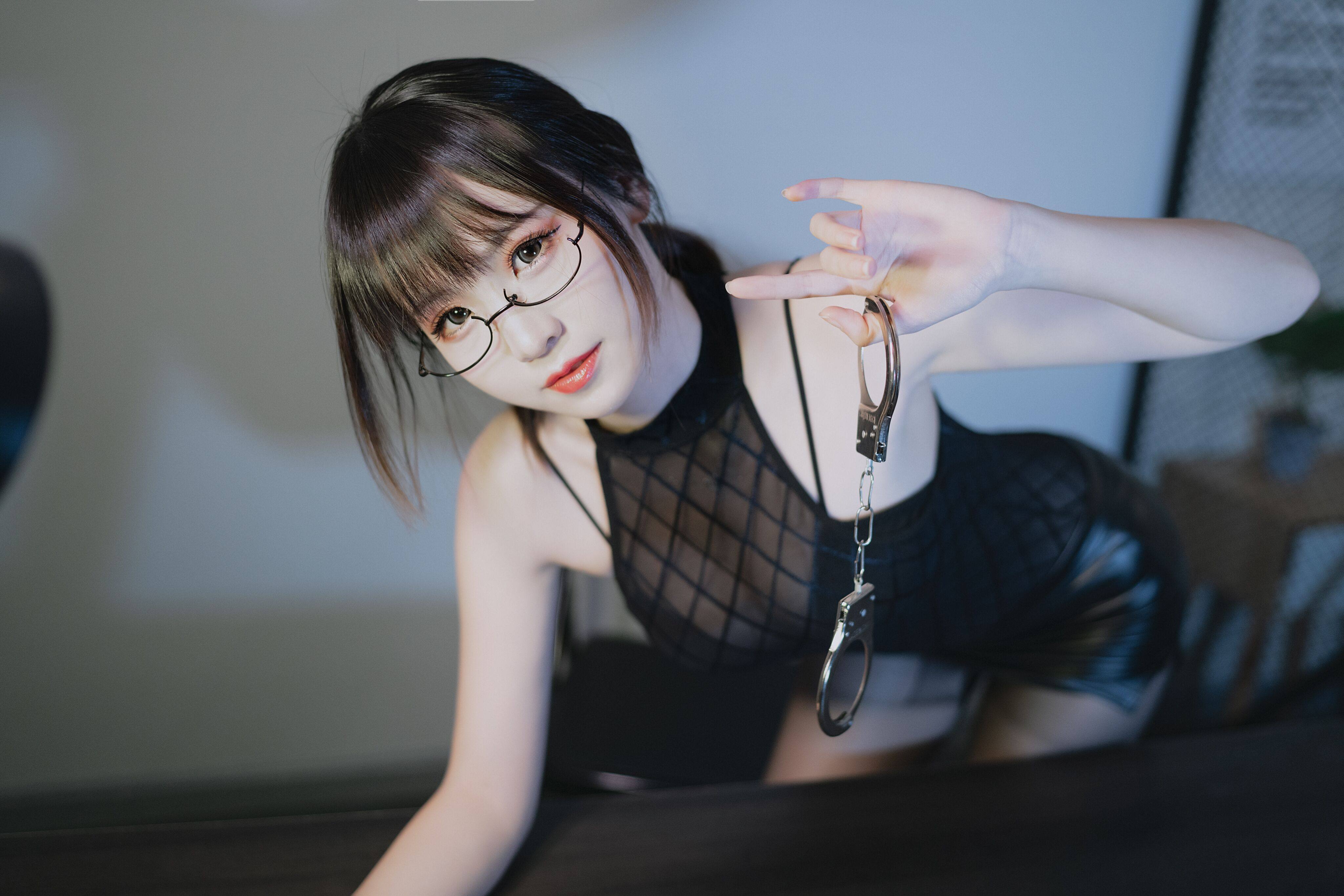 miko酱ww – 坏女人