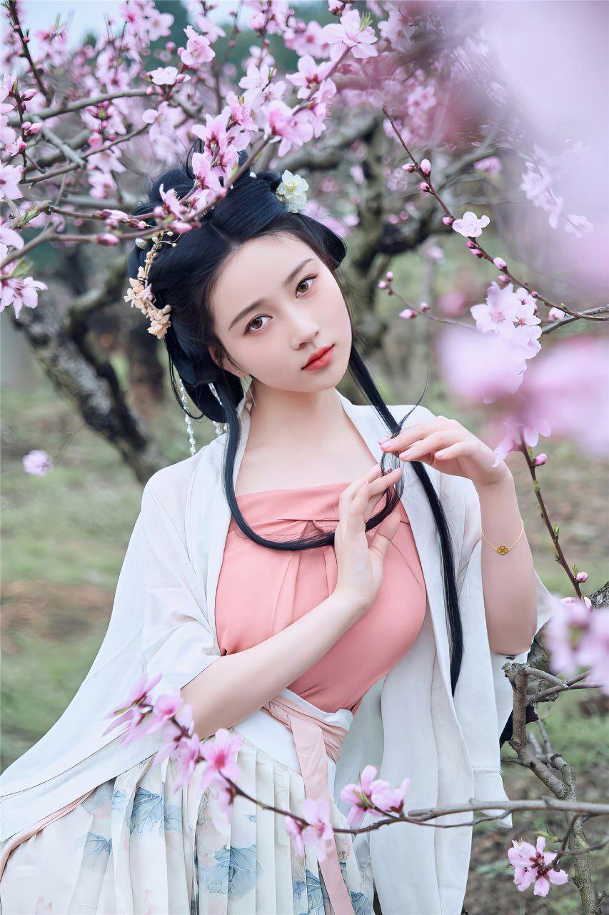 古风仙境：白色花树林系列