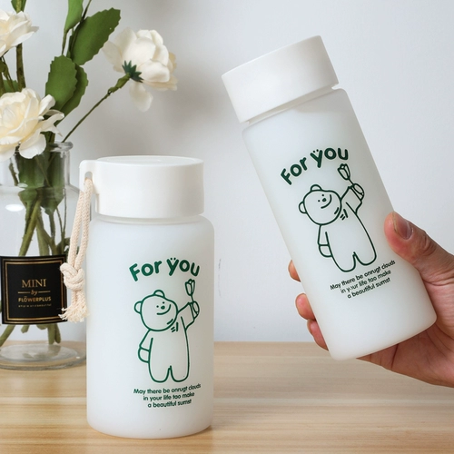 Летняя антиопадальная чашка пластиковая чашка женственная милая портативная высокая стоимость студенческой мультипликационной чашки сопротивление высокой температурой