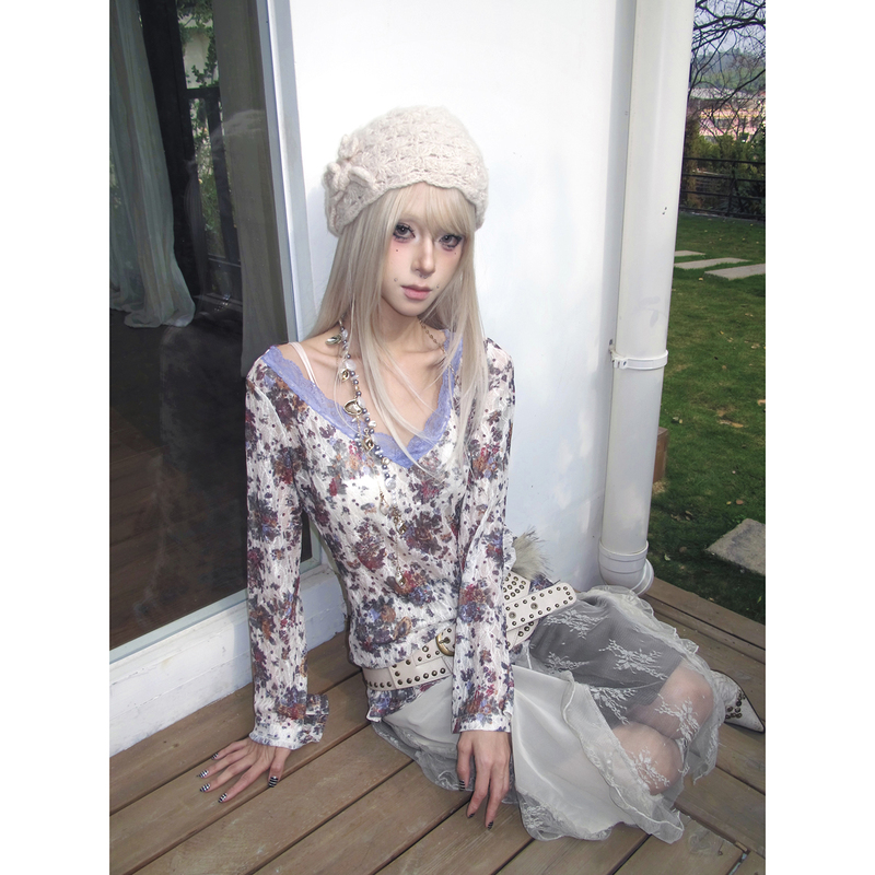 Bubble Pineapple Oil Vintage Floral Long-Sleeve Top for Women with Lace Trim Chiffon Shirt V-Neck Inner Layer Vintage Top