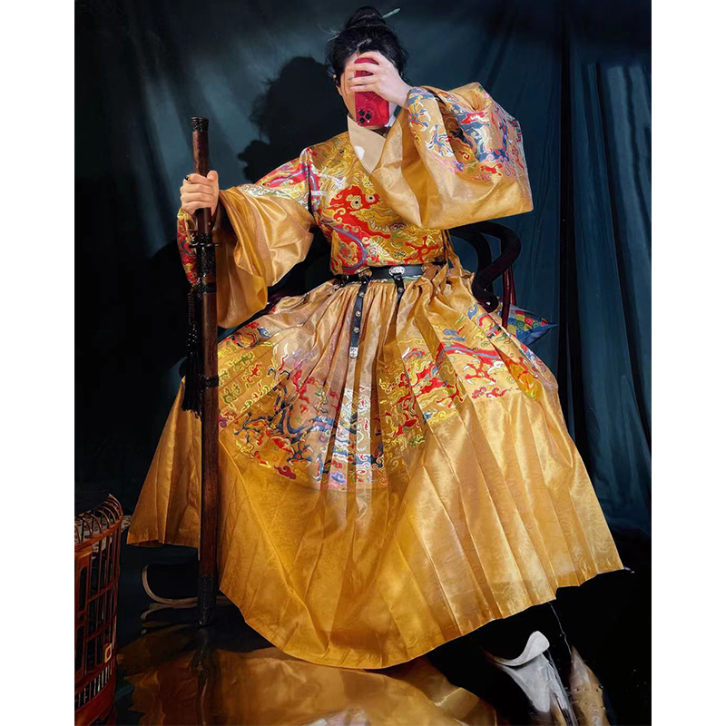Qinghe Fuming Style Round-Neck Robe Hanfu Restoration, Jin Yiwei (Imperial Guard) Flying Fish Pattern Embroidered Robe with Lining, Autumn and Winter Restoration Style Qinghe Fuming Style Round-Neck Robe Hanfu Restoration, Jin Yiwei (Imperial Guard) Flying Fish Pattern Embroidered Robe with Lining, Autumn and Winter Restoration Style