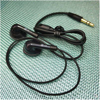 Long line design such as classic short wire butt plug can be matched with an old plug good sound by Bluetooth receiver