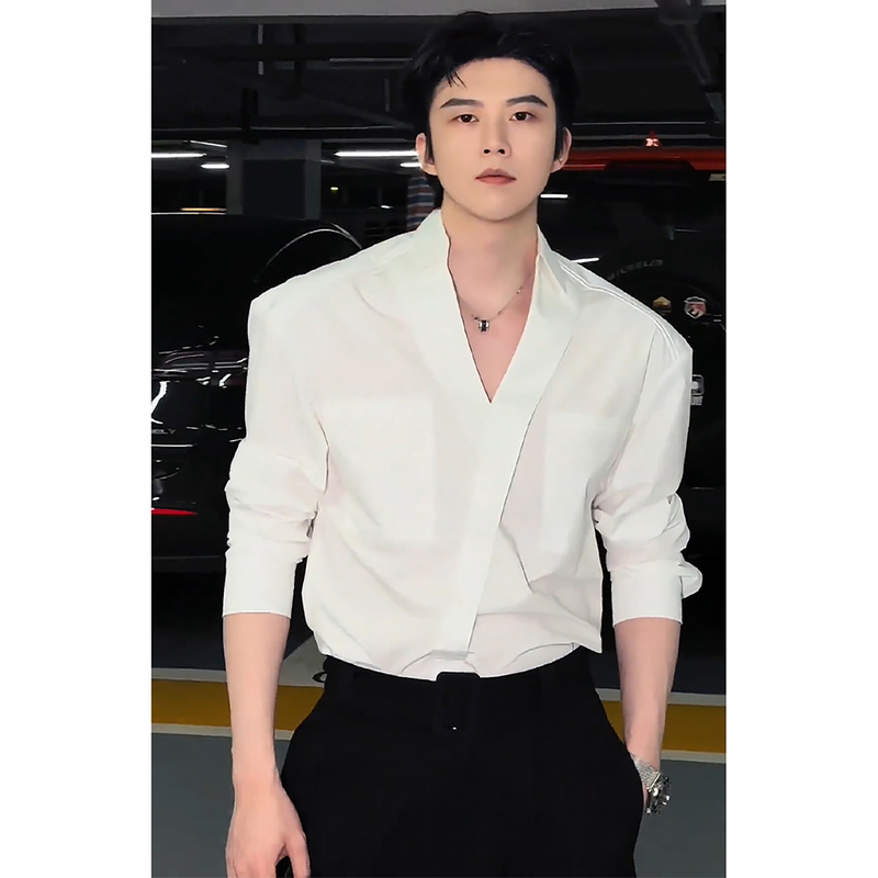 Korean Uamtor Autumn White V-Neck Design Shirt for Men, Long-Sleeved, British Style, Elegant and Sophisticated Shirt with a High-End Feel
